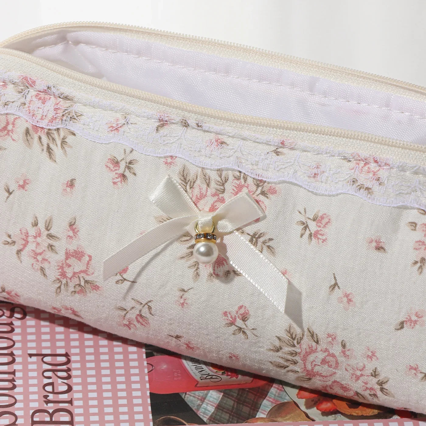 Cotton Lace Trim Storage Bag for Makeup Brushes, Cotton Makeup Bag, Toiletry Travel Soft Brush Pouch for Women, Artistic Style